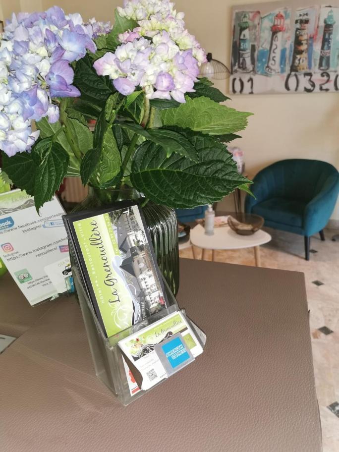 Hotel Restaurant La Grenouillere Vitré Dış mekan fotoğraf