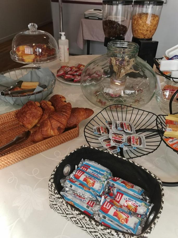 Hotel Restaurant La Grenouillere Vitré Dış mekan fotoğraf