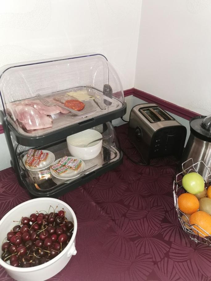 Hotel Restaurant La Grenouillere Vitré Dış mekan fotoğraf