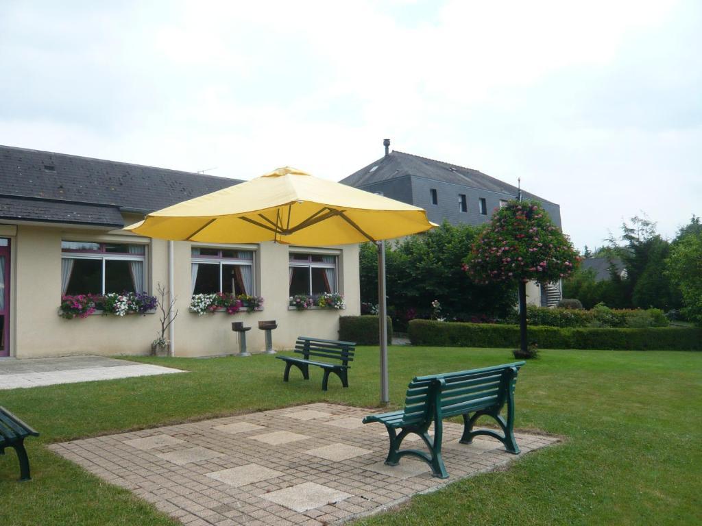 Hotel Restaurant La Grenouillere Vitré Dış mekan fotoğraf